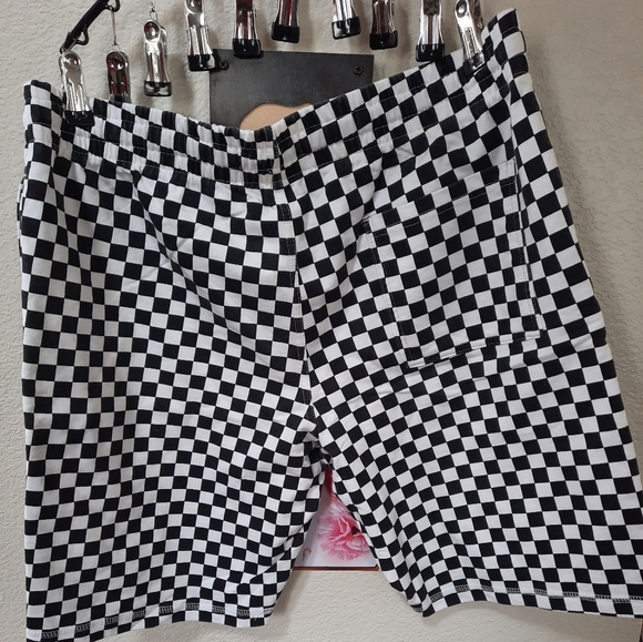 Men's Retro Fit Shorts - Picture 2 of 5